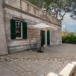 Guesthost - Borgo Lucia Trulli With Pool Prázdninový dům Selva Di Fasano