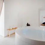 Guesthost - Borgo Lucia Trulli With Pool Selva Di Fasano