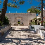 Guesthost - Borgo Lucia Trulli With Pool Feriehus Selva Di Fasano