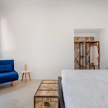 Guesthost - Borgo Lucia Trulli With Pool * Сельва-ди-Фазано