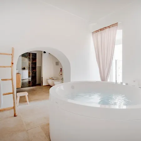 Дом отдыха Guesthost - Borgo Lucia Trulli With Pool Сельва-ди-Фазано