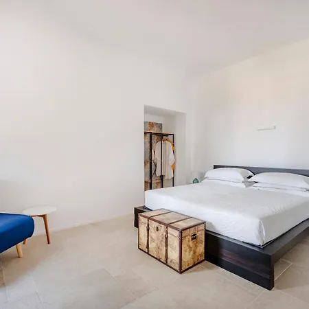 Guesthost - Borgo Lucia Trulli With Pool * Selva Di Fasano