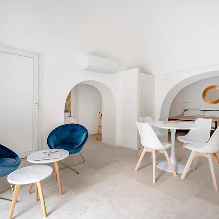 Guesthost - Borgo Lucia Trulli With Pool Сельва-ди-Фазано