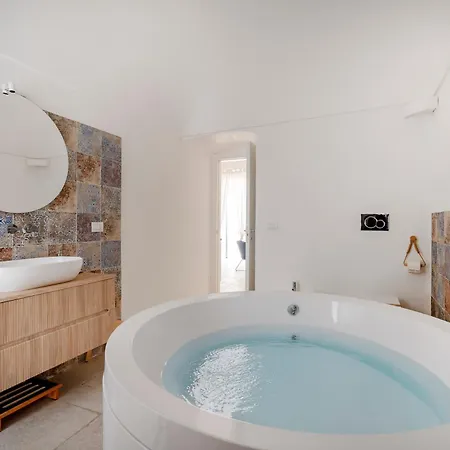 Guesthost - Borgo Lucia Trulli With Pool *